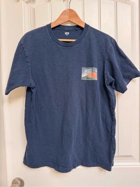 Uniqlo Ukiyo-e Masters Navy short-sleeve Japanese Graphic T-Shirt. Size L